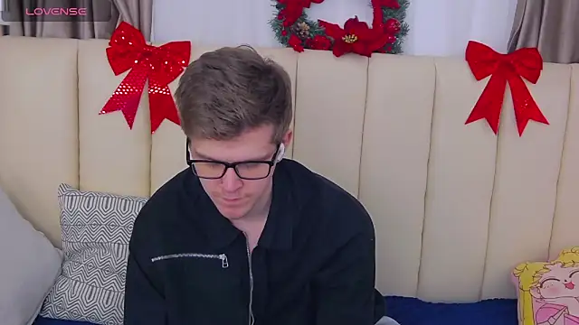 Snapshot of NickJohnas chatting on 01.09.26 NickJohnas online show from 01.09.26