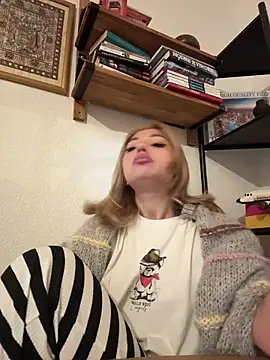 SilkyMira online show from 12.20.25