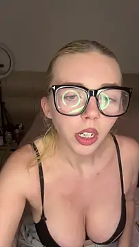 MonaNoire online show from 01.18.26