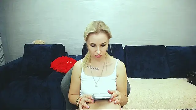 Hanna--Sweet online show from 07.12.26