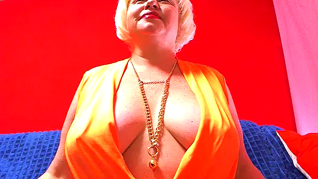 NaughtyMILF4UX online show from 05.01.26