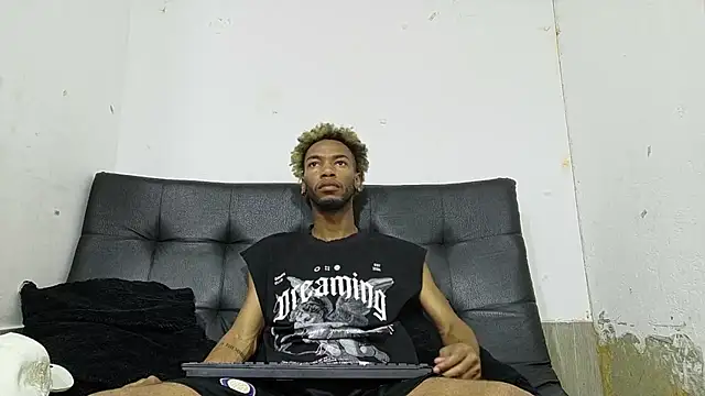 Snapshot of Higger_dick chatting on 12.14.25 Higger dick online show from 12.14.25