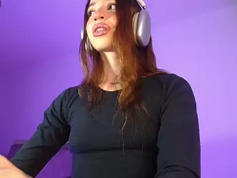 Snapshot of alina_lee chatting on 01.17.26 alina lee online show from 01.17.26