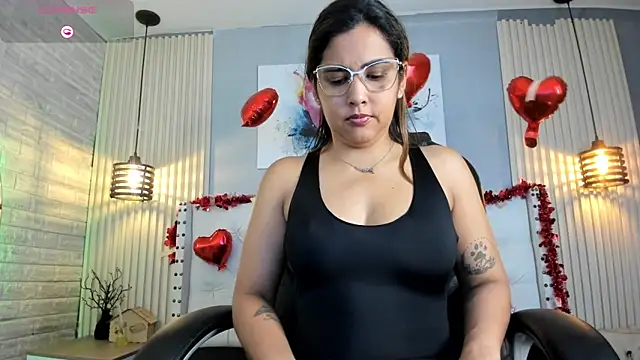 Snapshot of scarletbaker__ chatting on 02.10.26 scarletbaker online show from 02.10.26