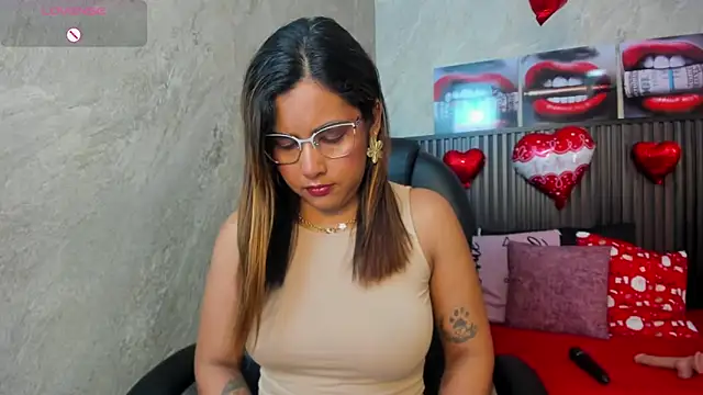 Snapshot of scarletbaker__ chatting on 02.14.26 scarletbaker online show from 02.14.26