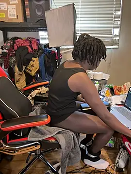 YourLittleBoyfriend online show from 03.17.26