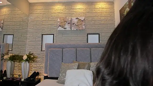 LanaRouse online show from 12.22.25