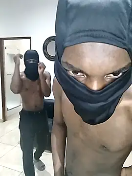 Snapshot of fourways23guy chatting on 12.16.25 fourways23guy online show from 12.16.25