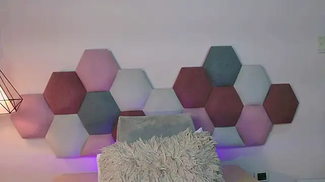 PaulinaSaint online show from 03.10.26