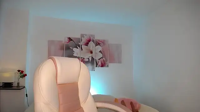 aylin ross  online show from 04.24.26
