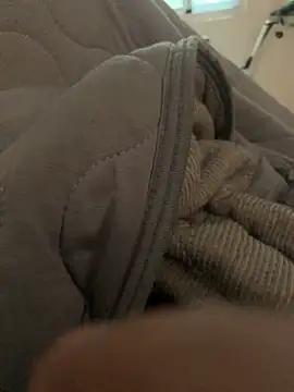 Snapshot of Phuc214055 chatting on 12.16.25 Phuc214055 online show from 12.16.25