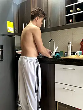 Snapshot of maxxcooper1 chatting on 12.15.25 maxxcooper1 online show from 12.15.25