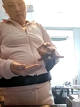 Snapshot of Goddessalizeee chatting on 04.11.26 Goddessalizeee online show from 04.11.26