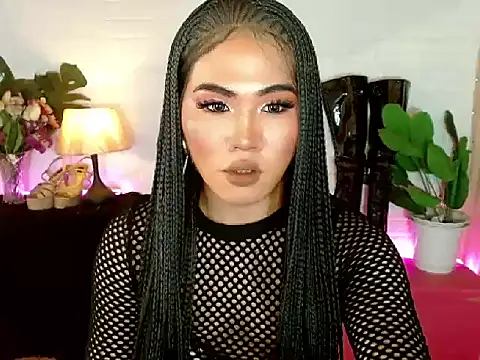 Snapshot of Ofeliagrace_Hilton chatting on 12.14.25 Ofeliagrace Hilton online show from 12.14.25