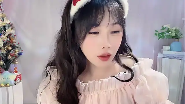 Pinkgirl520 online show from 12.22.25