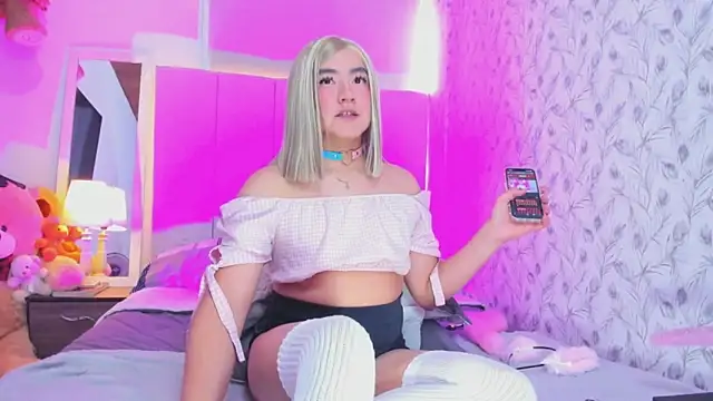 Snapshot of TaylorSweetI chatting on 02.14.26 TaylorSweetI online show from 02.14.26