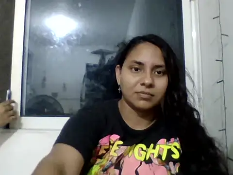 Snapshot of Anny-e4rtstar chatting on 12.15.25 Anny-e4rtstar online show from 12.15.25