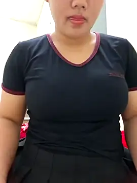 Snapshot of eli-sun chatting on 12.16.25 eli-sun online show from 12.16.25