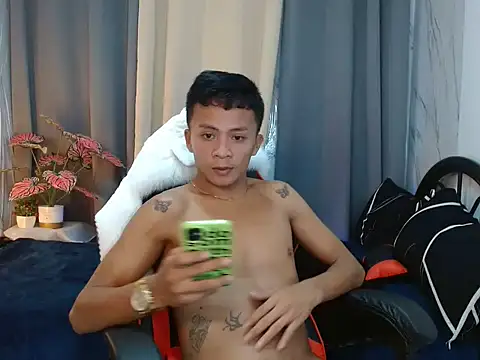 Snapshot of ur_twinkKirk6969 chatting on 03.27.26 ur twinkKirk6969 online show from 03.27.26