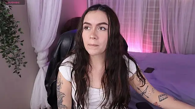 Snapshot of Sammy_joness chatting on 12.15.25 Sammy joness online show from 12.15.25