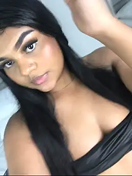 Snapshot of SalomeReed chatting on 12.15.25 SalomeReed online show from 12.15.25