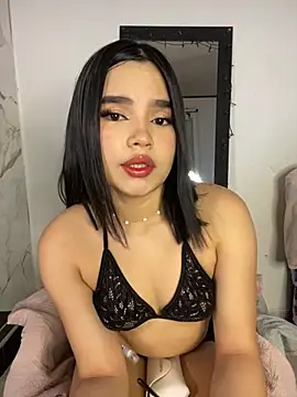 Snapshot of karii__ chatting on 12.15.25 karii online show from 12.15.25