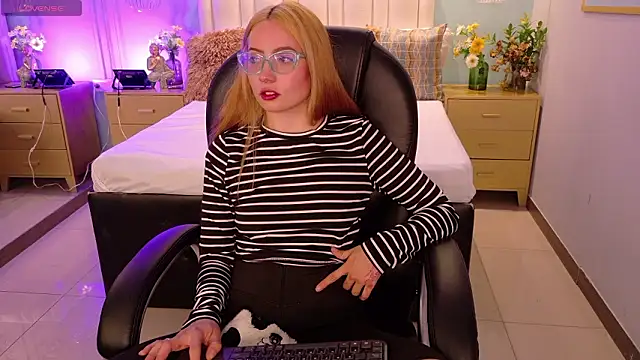 danielamilles online show from 03.10.26