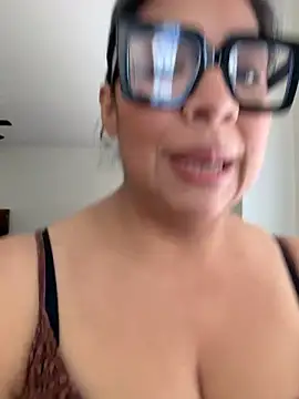 BettyWhispers online show from 02.22.26