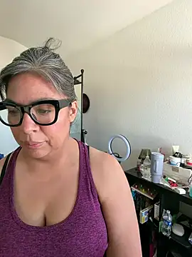 BettyWhispers online show from 02.24.26