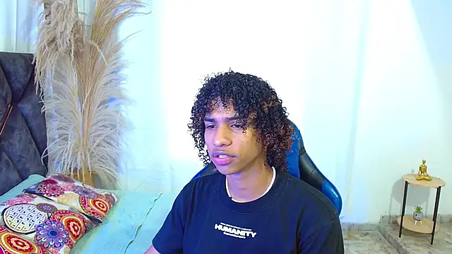 Snapshot of angelll18_ chatting on 05.22.26 angelll18 online show from 05.22.26