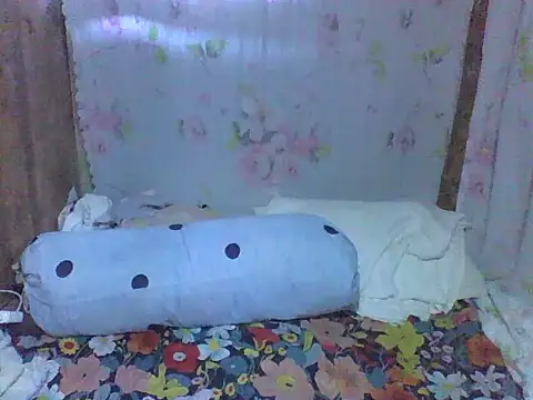 Snapshot of Petite_elise chatting on 07.04.26 Petite elise online show from 07.04.26