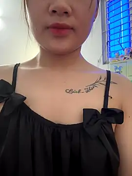 Snapshot of NinaBaby22 chatting on 12.14.25 NinaBaby22 online show from 12.14.25