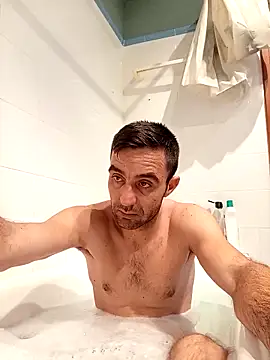 Snapshot of COCO8912 chatting on 12.16.25 COCO8912 online show from 12.16.25