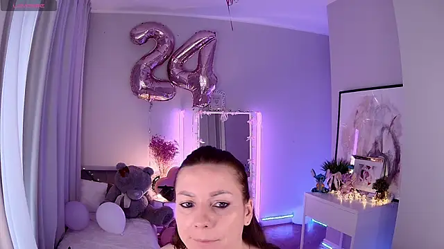 Snapshot of Ann_Me chatting on 12.14.25 Ann Me online show from 12.14.25