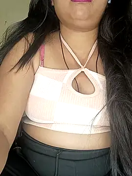 Snapshot of meeriya chatting on 12.16.25 meeriya online show from 12.16.25