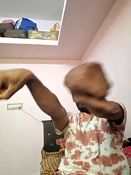 Snapshot of suhxil79 chatting on 12.15.25 suhxil79 online show from 12.15.25