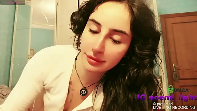 Snapshot of DeaAthena chatting on 03.02.26 DeaAthena online show from 03.02.26