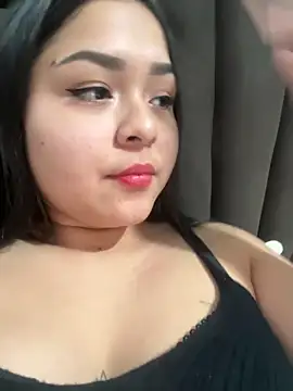 Snapshot of im-ange2 chatting on 12.16.25 im-ange2 online show from 12.16.25