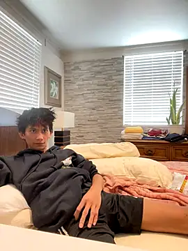 Snapshot of jhaycobXgarcia chatting on 12.15.25 jhaycobXgarcia online show from 12.15.25