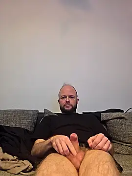 Snapshot of SoftishInflow chatting on 12.14.25 SoftishInflow online show from 12.14.25