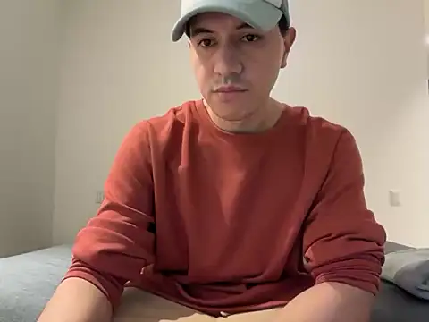 Snapshot of izantix chatting on 12.19.25 izantix online show from 12.19.25