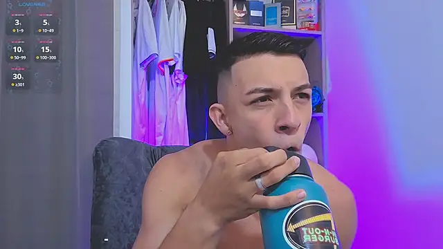 Snapshot of Samuel_up01 chatting on 03.04.26 Samuel up01 online show from 03.04.26