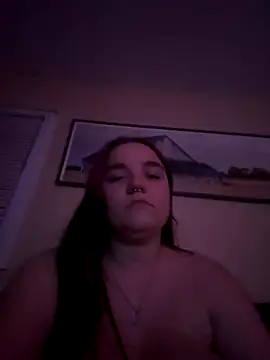 Snapshot of kinsiebaby chatting on 12.15.25 kinsiebaby online show from 12.15.25