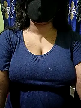 Snapshot of Queen-Tisha-Moni chatting on 12.15.25 Queen-Tisha-Moni online show from 12.15.25