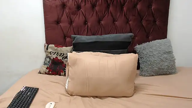 Snapshot of THICKBARBIE32 chatting on 01.11.26 THICKBARBIE32 online show from 01.11.26