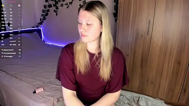 SkyeDavis online show from 04.22.26