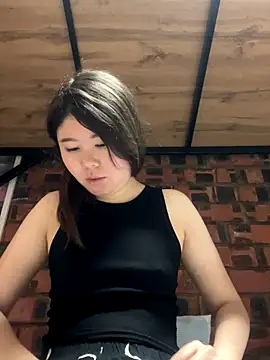 Snapshot of Sarah2127 chatting on 12.15.25 Sarah2127 online show from 12.15.25