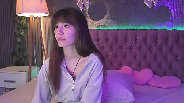 MilanaHotts online show from 06.10.26