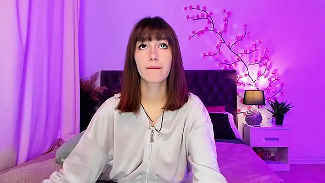 MilanaHotts online show from 07.30.26