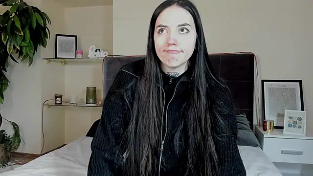 AdrianaCult online show from 02.10.26